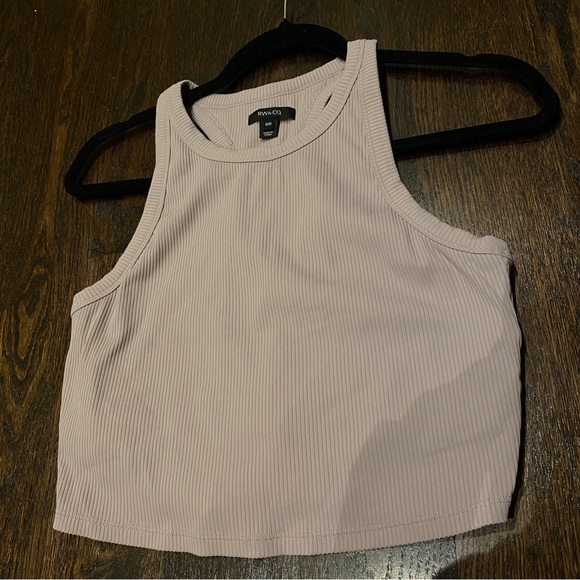 RW&CO. Ribbed Active Cropped Racerback Tank Top - Picture 2 of 4